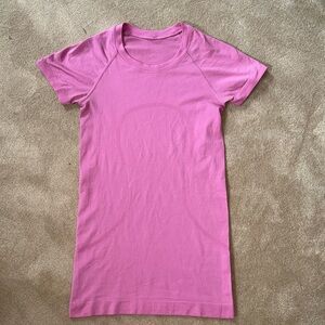 Pink lululemon swiftly